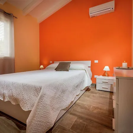 بيت للعطل Belvilla By Oyo Splendid Near كاستيلاّماري ديل غو