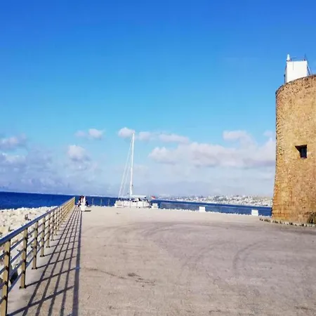 Belvilla By Oyo Splendid Near كاستيلاّماري ديل غو